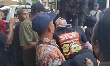 Istri Pentolan AMPB Pingsan di PN Pati