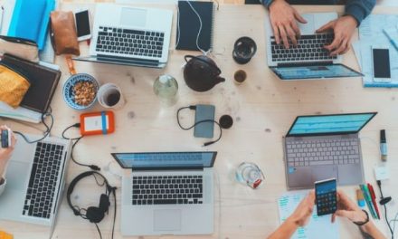 Peran Teknologi Digital Dalam Kehidupan Sehari-Hari
