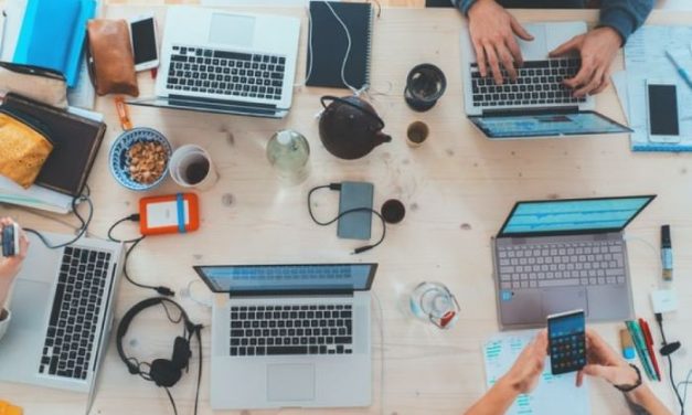 Peran Teknologi Digital Dalam Kehidupan Sehari-Hari