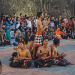 Tradisi Lokal Yang Tetap Menarik Perhatian Generasi Muda